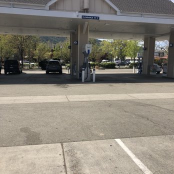 Chevron - Lots of gas pumps - Gas Stations Near Me - Pleasanton, California