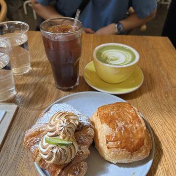 Vive La Tarte - Cold Brew, a Matcha Latte, a Pain au Chocolat, and the Key Lime Croissant (instagram: wooneats) - Bakeries Near Me - San Francisco, California