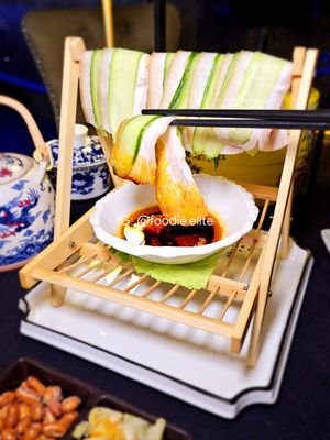 Fan Szechuan Restaurant & Bar 大宅门餐厅酒吧 by null