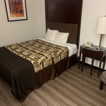 Rodeway Inn - Hotels Near Me - Rifle, Colorado