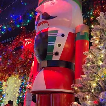 Nutcracker Pop Up Christmas Bar - Pop-Up Restaurants Near Me - Chicago, Illinois