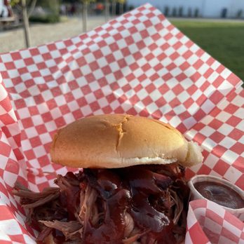 Mike’s Blackout BBQ - Beef brisket sandwich - Food Trucks Near Me Mike’s Blackout BBQ - Beef brisket sandwich - Food Trucks Near Me