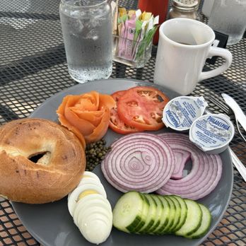 Oaks Eatery - Breakfast & Brunch Near Me - Three Oaks, Michigan