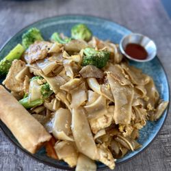 Satu Thai Bistro - Pad See Ew (chicken). YUMMMM!