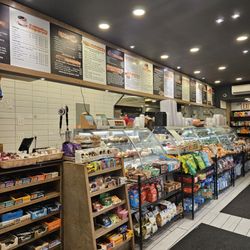 York Grill & Juice Bar - Clean and friendly...