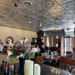 Cafe Lola - Beautiful inside