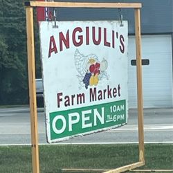 Angiuli’s Farm Market