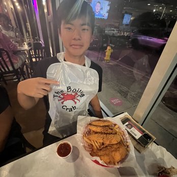 The Boiling Crab - The chicken tenders were gas. You can even bring ur friends who don't eat seafood to have a good time. - Seafood Near Me - Honolulu, Hawaii