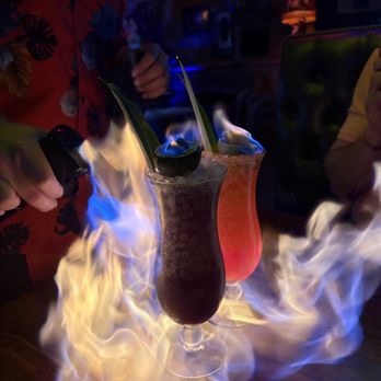 4 Kahunas Tiki Lounge - Amazing flaming drink presentation! - Tiki Bars Near Me - Arlington, Texas