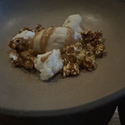 Vale de Abraão Restaurant - Popcorn honey vanilla ice cream