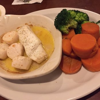 Good Thymes Family Restaurant - My half haddock half sea scallop dinner without breadcrumbs and light butter (I added pepper) and honey glazed carrots and steamed broccoli - American Near Me - Lowell, Massachusetts Good Thymes Family Restaurant - My half haddock half sea scallop dinner without breadcrumbs and light butter (I added pepper) and honey glazed carrots and steamed broccoli - American Near Me - Lowell, Massachusetts