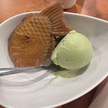 Kinya Ramen - Taiyaki with green tea ice cream - Sushi Bars Near Me - Gainesville, Florida