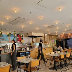 Pizzeria Via Tribunali - Laidback interiors