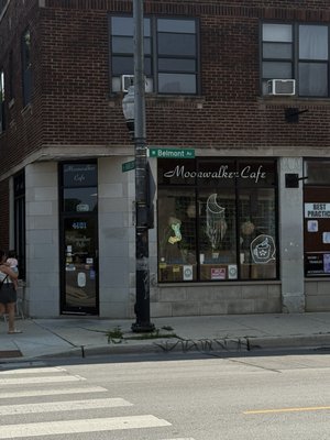 Moonwalker Cafe by null