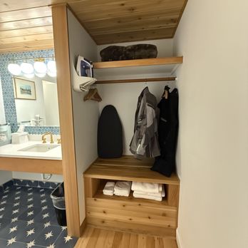 Timbers Motel - Nice clean space. Comfy towels - Hotels Near Me - Eugene, Oregon Timbers Motel - Nice clean space. Comfy towels - Hotels Near Me - Eugene, Oregon