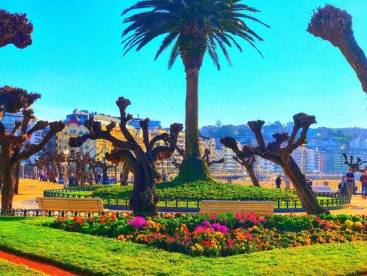 Alderdi Eder Parkea by null