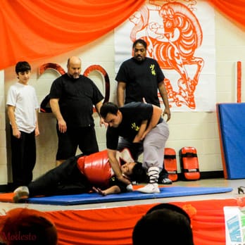 Modesto Shaolin Kung Fu - Demonstration at Modesto Chinese New Year celebration - Chinese Martial Arts Near Me - Modesto, California Modesto Shaolin Kung Fu - Demonstration at Modesto Chinese New Year celebration - Chinese Martial Arts Near Me - Modesto, California