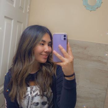 Shannon Grajeda Hair - selfie of healthy hair - Hair Stylists Near Me Shannon Grajeda Hair - selfie of healthy hair - Hair Stylists Near Me