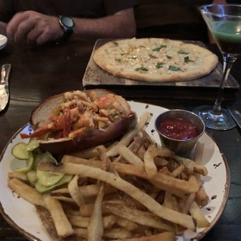 B2 Bistro + Bar - Atlantic Lobster Roll - Cocktail Bars Near Me - Point Pleasant Beach, New Jersey