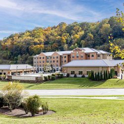 Best Western Plus Franciscan Square Inn And Suites Steubenville - Exterior