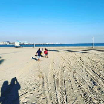 Cabrillo Beach - Run run for the water!! No one in the way! - Beaches Near Me - San Pedro, California
