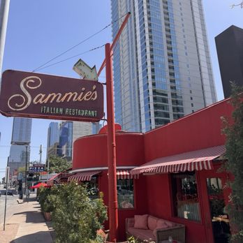 Sammie’s - Italian Near Me - Austin, Texas