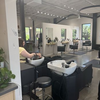 Canvas Salon and Day Spa - Hair Salons Near Me - Bellevue, Nebraska
