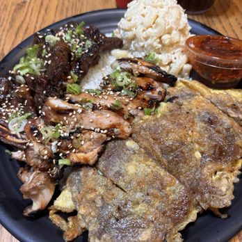 Bowlz - BBQ mixed Combowl with Mac- Kalbi Ribs, BBQ Chicken and Meat Jun - Poke Near Me - Las Vegas, Nevada Bowlz - BBQ mixed Combowl with Mac- Kalbi Ribs, BBQ Chicken and Meat Jun - Poke Near Me - Las Vegas, Nevada