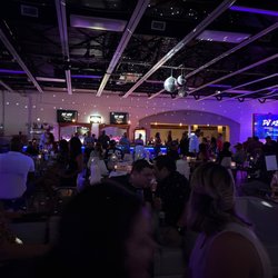 Cuba Libre Bar - Used to be packed in here. Now it just sucking money from Hispanic people for no reason. VIP is a joke!