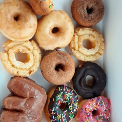 Heavenly Donuts - Dones!