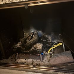 Lighthouse Lodge & Cottages - There was no glass insert. They said it was perfectly safe to turn it on and operate. Huh!?!
