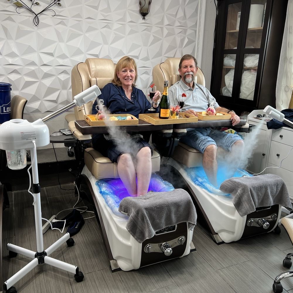 Luxury candle message oil pedicures