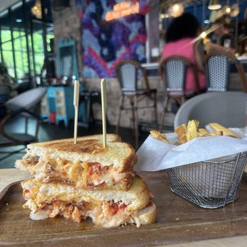Just Brunch Breakfast Bar - Lobster, Shrimp & Bacon Grilled Cheese - Breakfast & Brunch Near Me - Duluth, Georgia