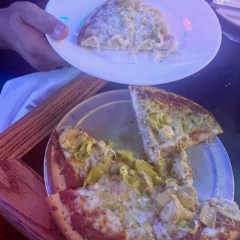 Bella Union - Flavorful yet flatbreadish pizza - Italian Near Me - Jacksonville, Oregon