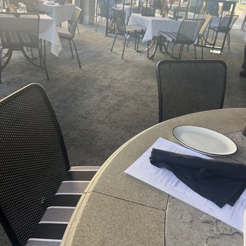 Harry & Izzy's - Decor - Steakhouses Near Me - Indianapolis, Indiana