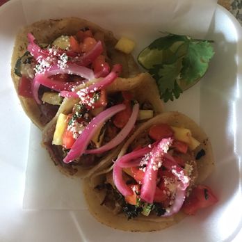 MAIZ Cocina - Pork belly taco - huge chunk of meat with pineapple and tomato (soft shell) - Food Trucks Near Me - Corona, California MAIZ Cocina - Pork belly taco - huge chunk of meat with pineapple and tomato (soft shell) - Food Trucks Near Me - Corona, California