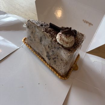 Tous les Jours - Chocolate cloud cake - Bakeries Near Me - Durham, North Carolina Tous les Jours - Chocolate cloud cake - Bakeries Near Me - Durham, North Carolina