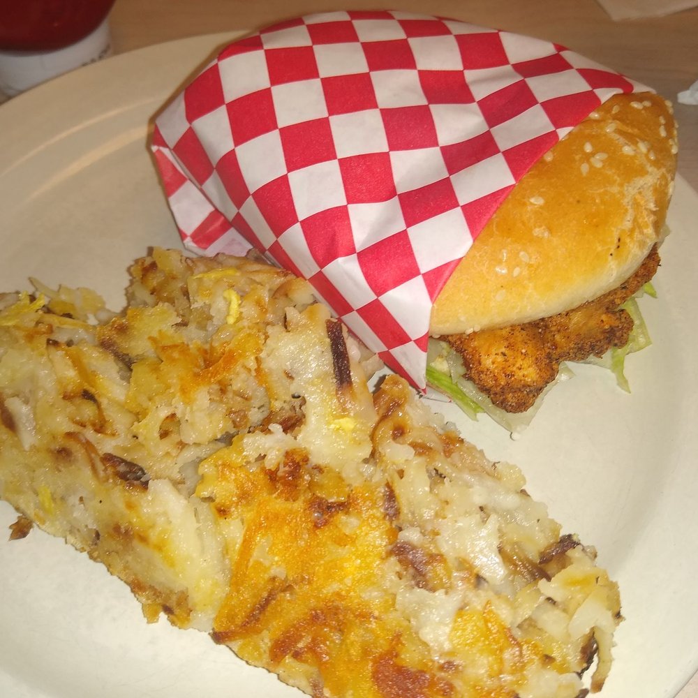 Mama's Daughters' Diner - Spicey chicken sandwich and hash brown - Diners Near Me - Irving, Texas Mama's Daughters' Diner - Spicey chicken sandwich and hash brown - Diners Near Me - Irving, Texas