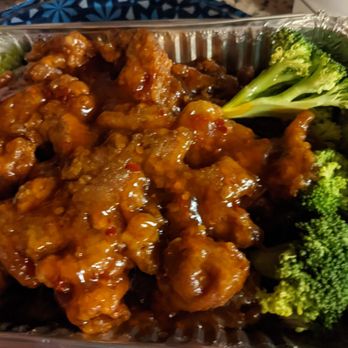 Golden Wok - chicken and broccoli in a sauce - Chinese Near Me - Rural Hall, North Carolina