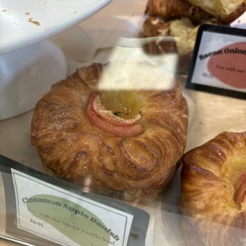 Philz Coffee - This fly was on the pastry for 15min. Disgusting. If you guys didn't know flys spit in food and leave there eggs on the food. GROSS!!! - Coffee & Tea Near Me - Sacramento, California Philz Coffee - This fly was on the pastry for 15min. Disgusting. If you guys didn't know flys spit in food and leave there eggs on the food. GROSS!!! - Coffee & Tea Near Me - Sacramento, California