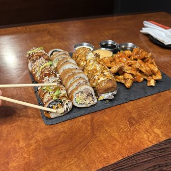 Sushino Mexican Roll - Small platter: 3 sushi rolls of choice, boneless and sauces to dip. (For 3-4 people) - Sushi Bars Near Me - Phoenix, Arizona