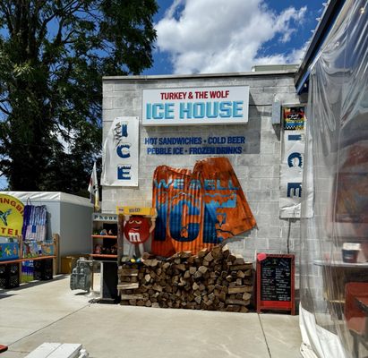 Turkey and the Wolf Icehouse by null