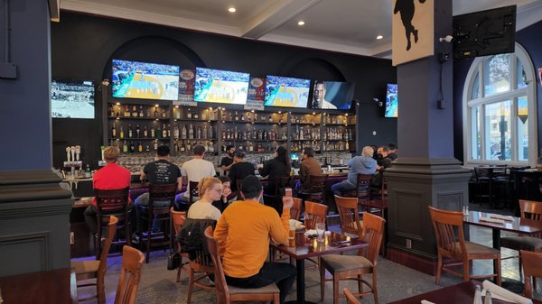 Yeti Sports Bar and Restaurant | Nepalese Indian Restaurant Berkeley by null