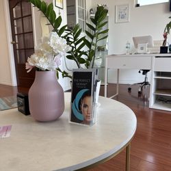Laser beauty Med Spa - Such a cute waiting area and friendly staff