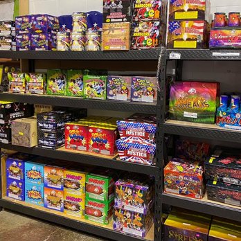 1st Class Fireworks - Multi Shot Cakes-1 fuse=12-100 breaks. - Fireworks Near Me - Frankfort, Indiana