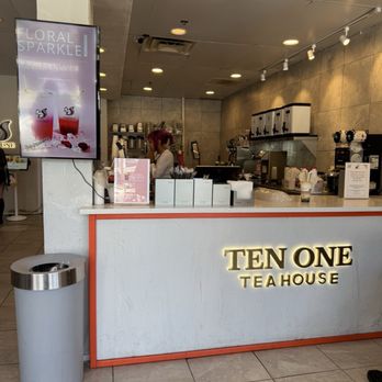 Ten One Tea House - The counter - Bubble Tea Near Me - Providence, Rhode Island