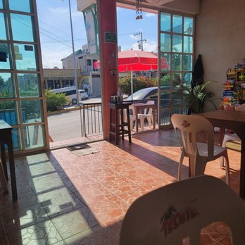 Tequilaville - Looking out the front of Tequilaville. - Seafood Near Me - Akumal, ROO