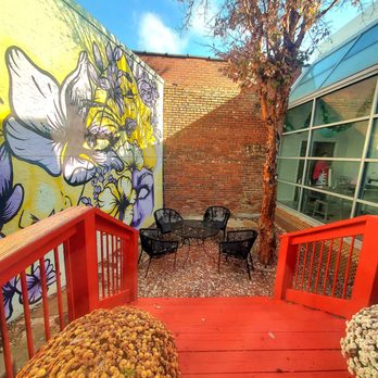 Triple Crown Coffee Eats & Events - Juice Bars & Smoothies Near Me - Kansas City, Missouri