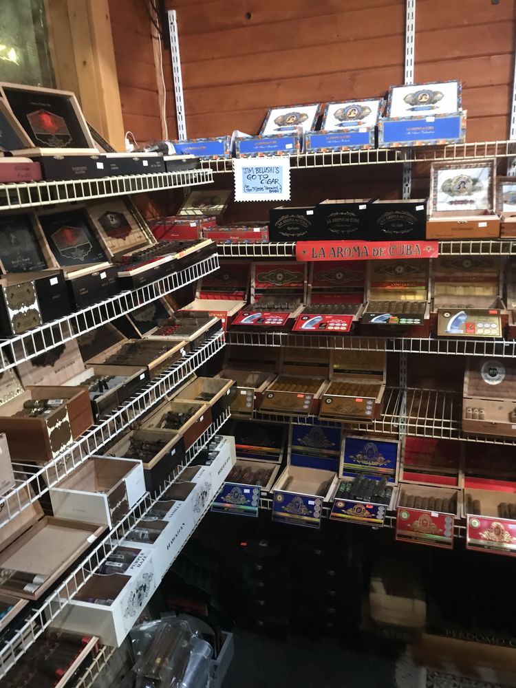 Leaning House Fine Cigars Logo