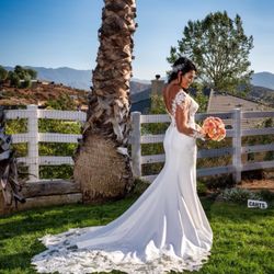 Country Flowers Agua Dulce - The bride was absolutely radiant, and her bouquet was simply exquisite.